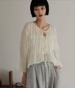 lowrys farm ヨウリュウ　シャーリング　ブラウス