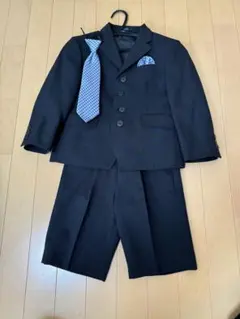 キッズスーツフォーマルスーツ 黒 110cm ネクタイ サスペンダー付き