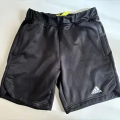 adidas アディダス　ショートパンツ　150cm