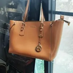 Item thumbnail for item 84dd25a7-32a1-4db7-949d-d551c4d84276