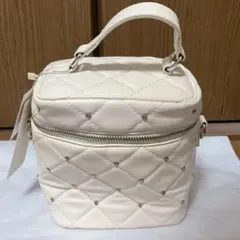 エムズエキサイト　emsexicite ビジューキルトバニティバッグ　ホワイト