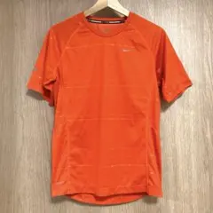 NIKE スポーツウェア　ランニングウェア　半袖　Sサイズ