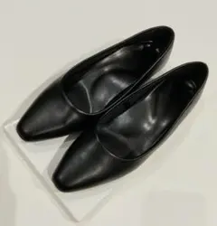 黒 ポインテッドトゥ ローファー 低ヒール