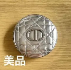 美品・ディオールスキンフォーエヴァーグロウ ルミナイザー　05ブルーストロボ