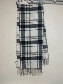 チェック柄　フリンジ付き　マフラー
