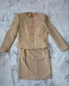 ベージュ 入園式　ママ　セットアップ　9号　スカート　ジャケット
