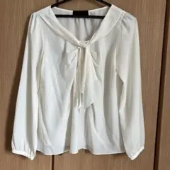 UNTITLED リボン付き長袖ブラウス ホワイト　サイズ2