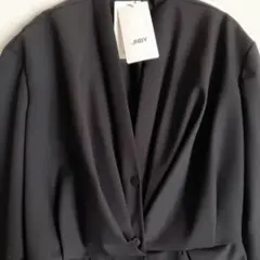 超美品 センソユニコ JNBY ブラック Vネックラップシャツのサムネイル