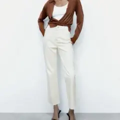 Zara ハイライズ ストレート フィット ジーンズ クリーム USED