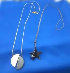 ホワイト/ブラック 半円形ネックレス　ブラックスターネックレス2個セット