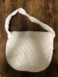 キルティング　バッグ　ホワイト