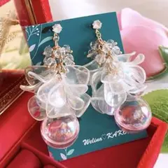 ガラスボール フラワータッセル レディース お洒落ハンドメイド ピアス
