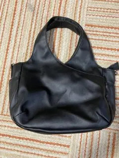 LBC ブラック 合成皮革 ショルダーバッグ