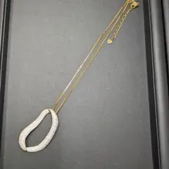 スワロフスキー　クリスタルストーン付きネックレス