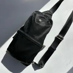 極美品✨russet ボディーバック ナイロン ロゴ金具 斜め掛け ユニセックス