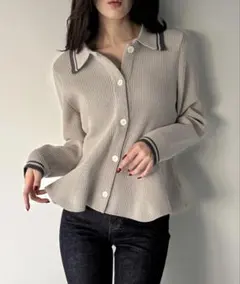 ポロ襟ライン入りペプラムデザインニット　M ベージュ