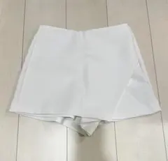 ホワイト スカート風ショートパンツ