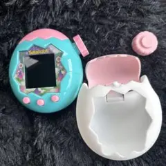 Tamagotchi 青とピンク 卵型ケース付き