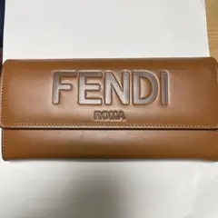 FENDI 長財布 ブラウン ロゴ型押しのサムネイル