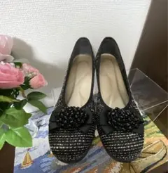 ビーズ装飾付きブラックフラットシューズ