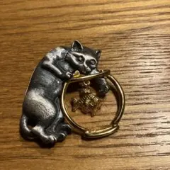 珍品　JJ　ブローチ　猫と金魚
