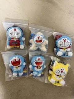100%ドラえもん サンタイン ぬいぐるみキーチェーン - メルカリ