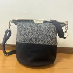 TREASURE スパンコール付きバケツ型ショルダーバッグ