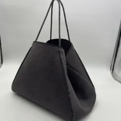 Item thumbnail for item f02e123e-adad-4547-8d70-d21b9a24a735