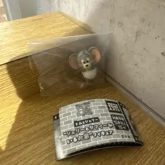 トムとジェリー ジェリーとタフィーがいるお家 フィギュア 追い込まれたタフィー