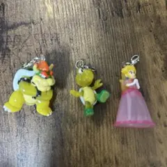 スーパーマリオ　目じるしキーホルダー　ピーチ姫　クッパ　ヨッシー