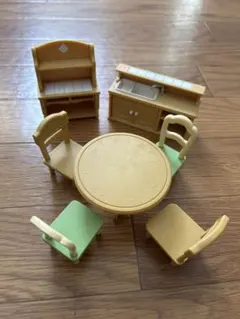 シルバニアファミリー テーブルと椅子セット