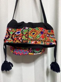 チャイハネ エスニック刺繍 ショルダーバッグ タッセル付きのサムネイル