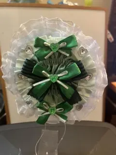 アイドル衣装　緑色リボンのヘアクリップ