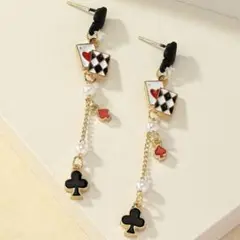 【美品】【新品未使用】トランプモチーフ ロングピアス