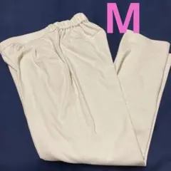 あったかウツクシルエットテーパードパンツ M アイボリー