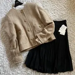 ツイードジャケットとブラックスカート　シャツ付きセットアップ