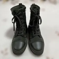 カーキ色レースアップブーツ サイドジッパー付き