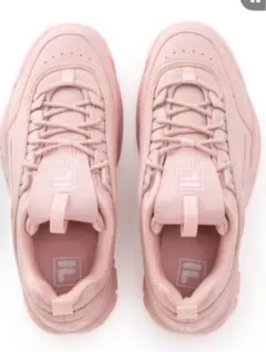 FILA ピンクスニーカー