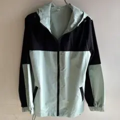 フード付きミントグリーンジャンパー