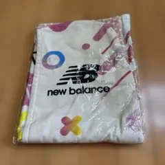 ニューバランスフード付きタオルのサムネイル