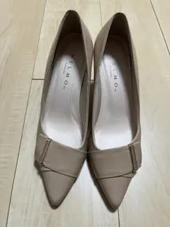 MELMO ベージュ パンプス 結婚式　ヒール　お呼ばれのサムネイル