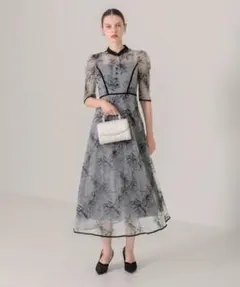 Leja パイピングハイネック花柄ラメレースワンピースドレス - メルカリ
