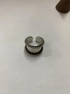 ソワリー　ツイストリングのサムネイル
