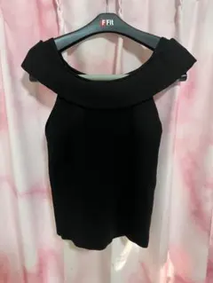 【BLACK QUEEN】オフショルカットトップス 黒のサムネイル