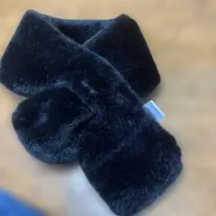 イング　ブラックフェイクファーマフラー