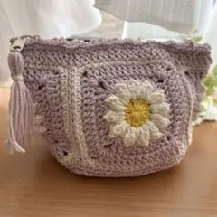 ハンドメイド　かぎ編みファスナーポーチ　モチーフ編み　グラニースクエア　ラメ紫