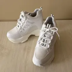 厚底スニーカー　白　24.5cm（ヒール11cm）