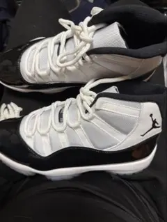 NIKE AIR JORDAN 11 RETRO