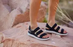 KEEN キーン ELLE STRAPPY黒 スポーツサンダル 3本ストラップ