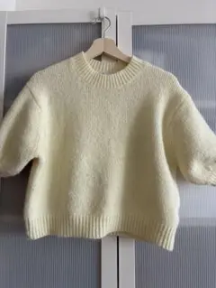 ZARA ライトイエローニットセーター